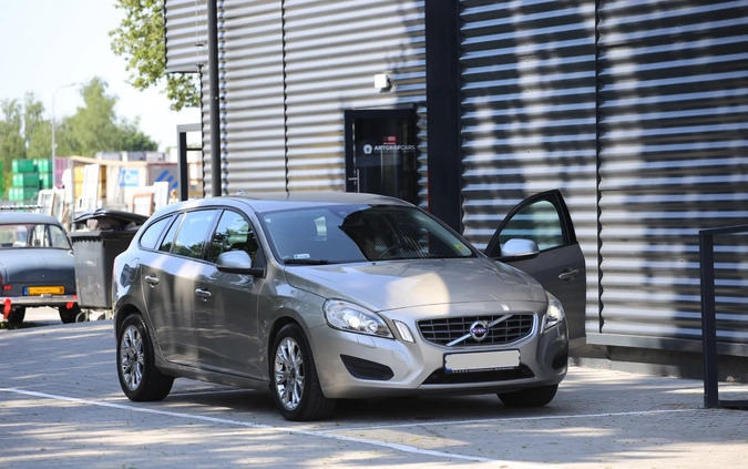 Volvo V60 cena 44900 przebieg: 78000, rok produkcji 2012 z Wrocław małe 121